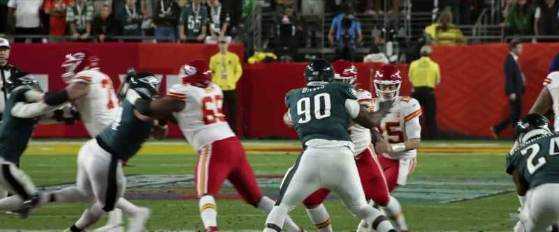 Mahomes, in trouble, gets away
