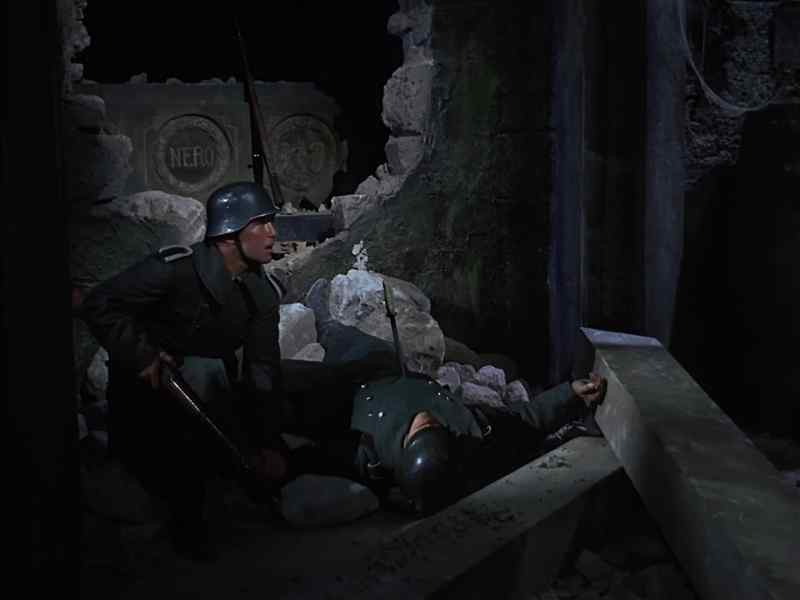 Major Neistadt! Major Neistadt, over here!
