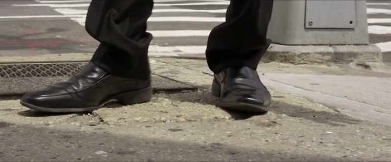 Make sure that your knees are closed at all times