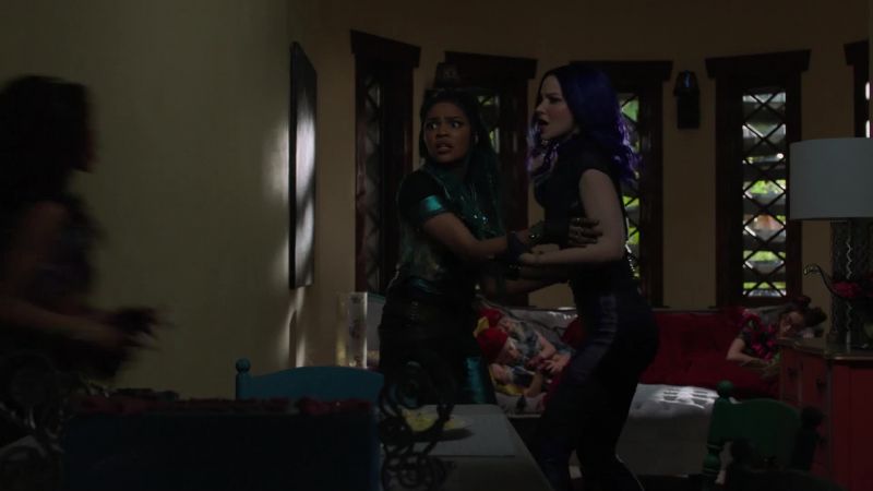 Mal: Celia! -We're trapped!