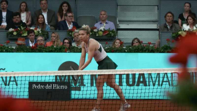 [male commentator] Halep has been unrelenting. Looking to snuff out Badosa