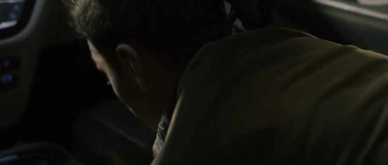(male passenger chokes)
