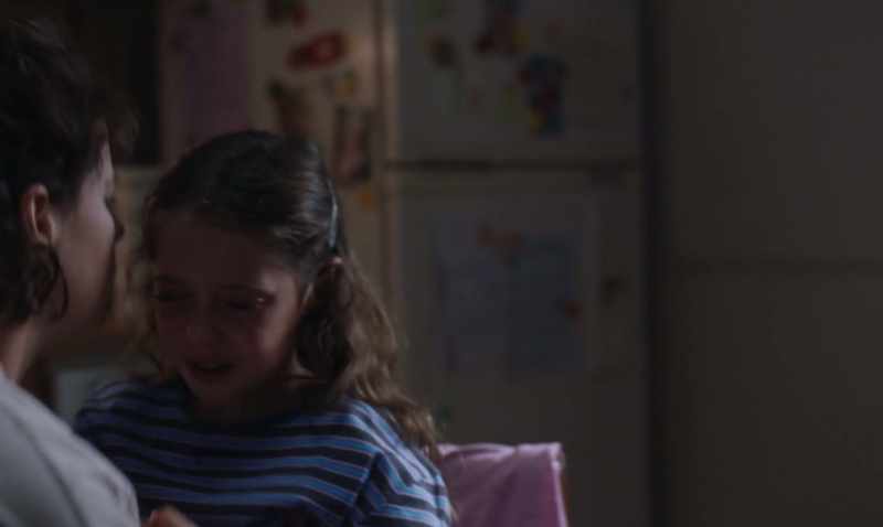 Mama, please, can you kiss it? -Sit down