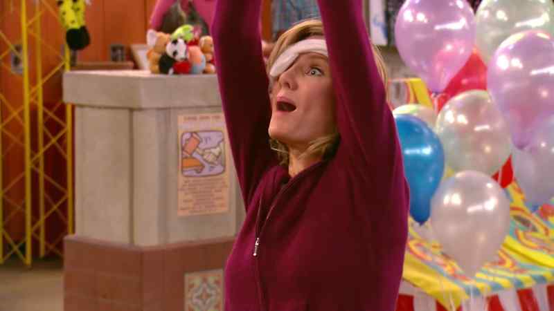 MAMA'S GOIN' DOWN!