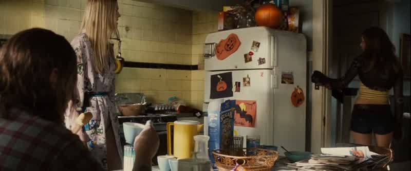 Man that bitch got herself a nice little dumperWhat did you just say You heard meNo say it again Ronnie Say it to my faceOh what's the matter You jealous of your own daughter's assFucking pig AahYou