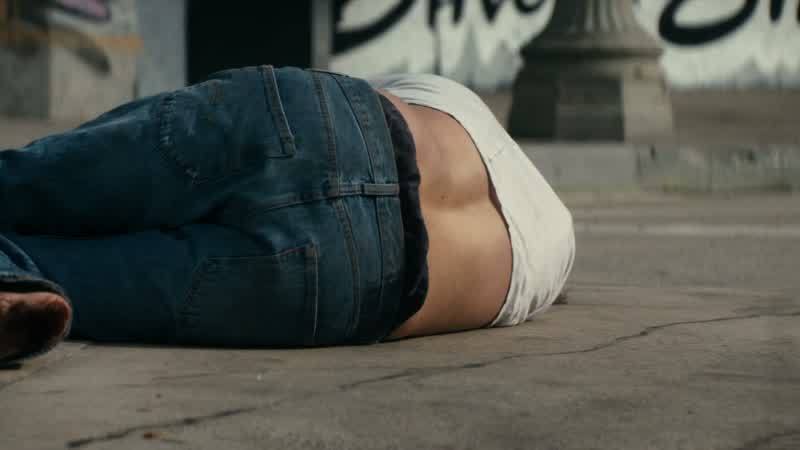 Man: Call 911