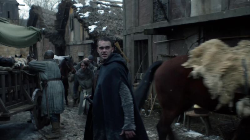 (MAN) Clear the way. - Stand clear! It is the king!