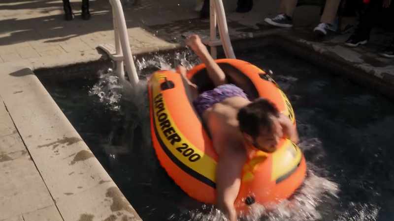 MAN: Go! ‐ [paddler straining]