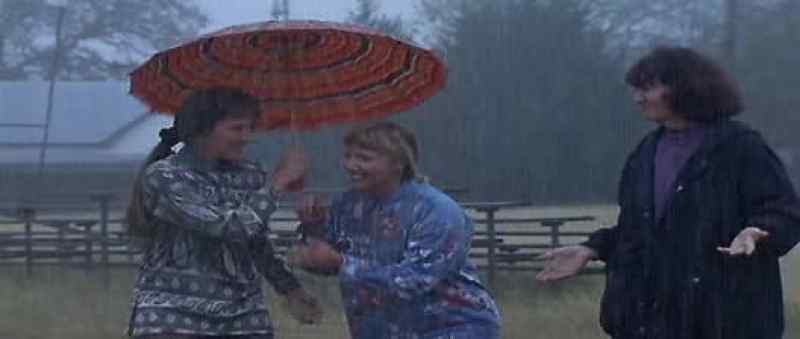 (man) I'm playing soccer! - Let's play soccer!