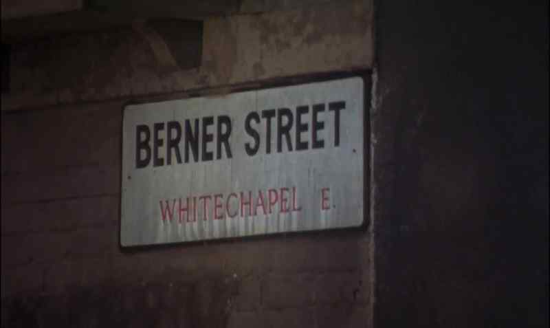 MAN: It's the Ripper! Come on!