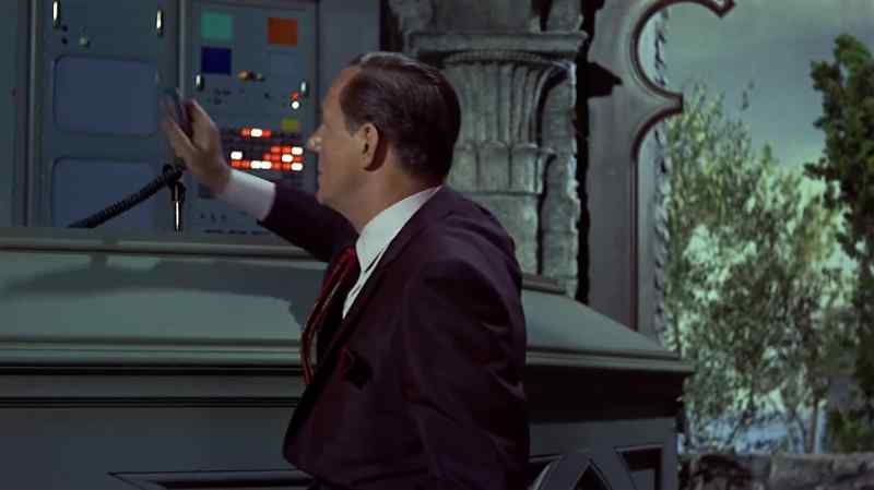 (man) MR. WALL, MR. WALL. URGENT