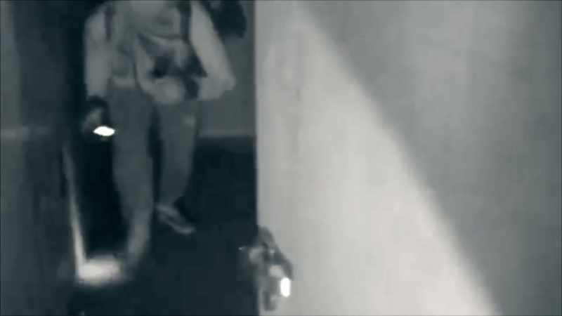 [man on video screams] Oh!