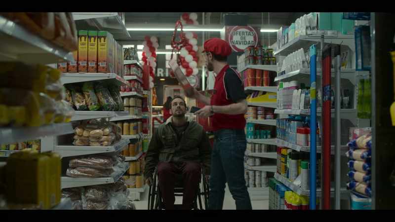 [MAN OVER SPEAKER] Europlus, another Christmas by your side