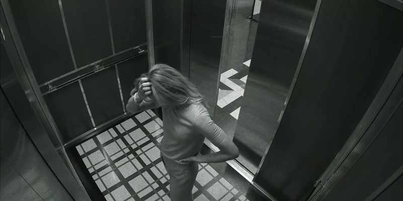 ��♫ [man singing opera]