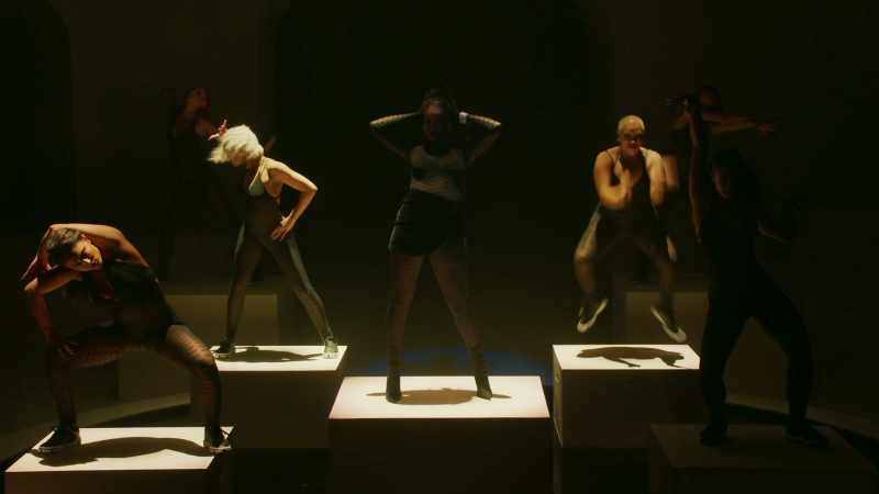 [man] ♪ Yeah ♪