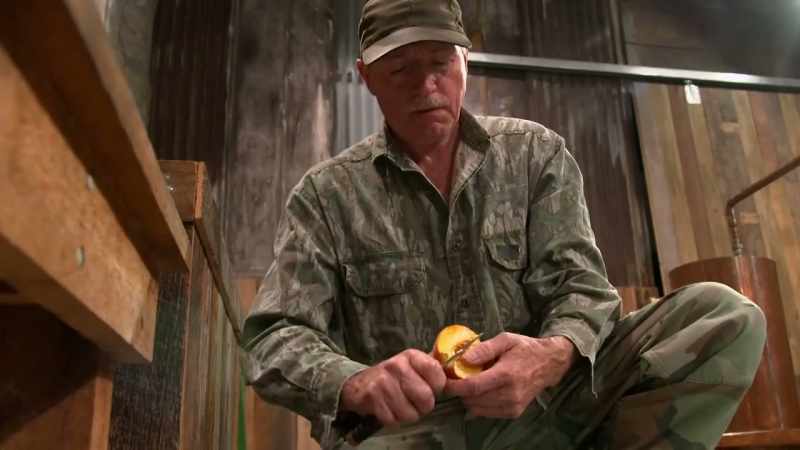 Mark, you making some peach cobbler. -Yeah