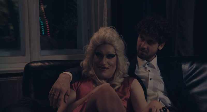Martin wants to sing. - Oh yes, do you want me