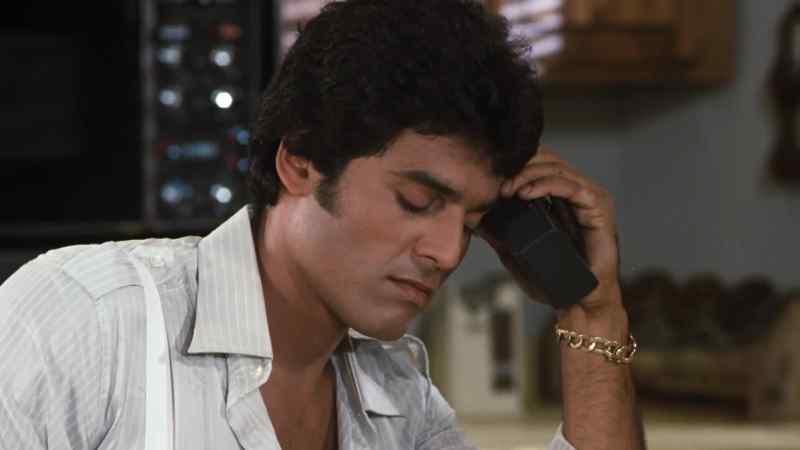 'Mary 3 and 10, call box Santa Monica 243.'
