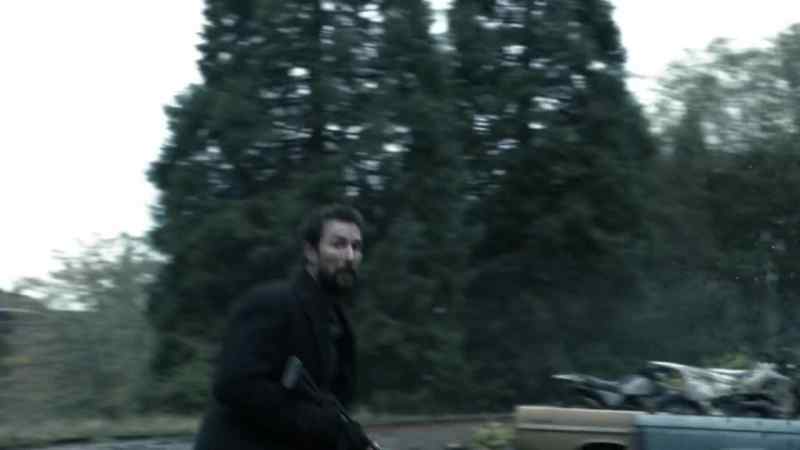 Matt, run! Drop the box! Run!