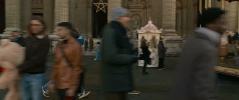 Max, get in the carousel, okay?
