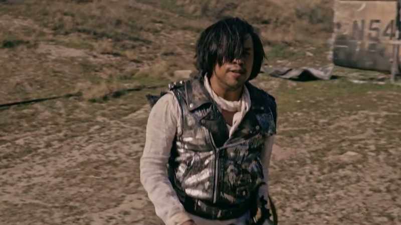 (Max grunting) (canteen clanking)
