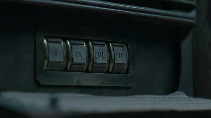 Maybe this little dial... Choose any year