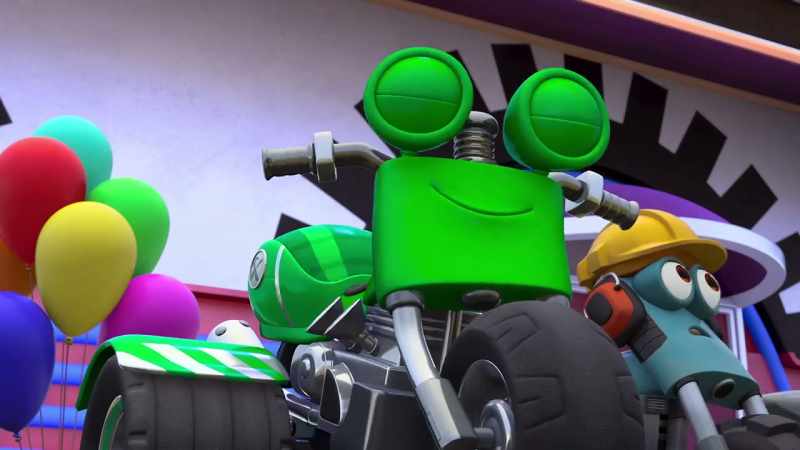 (mechanical creaking)