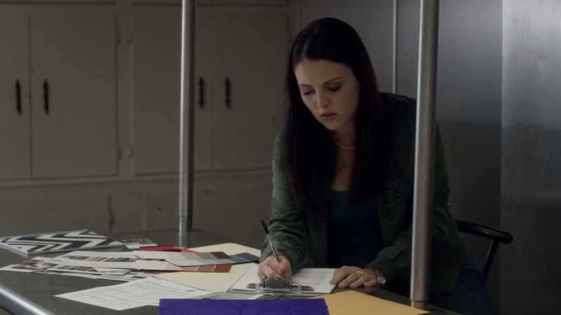 Mellie, where's that necklace on my desk