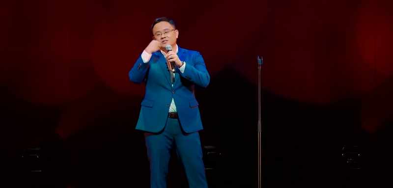 Menghirup oksigen