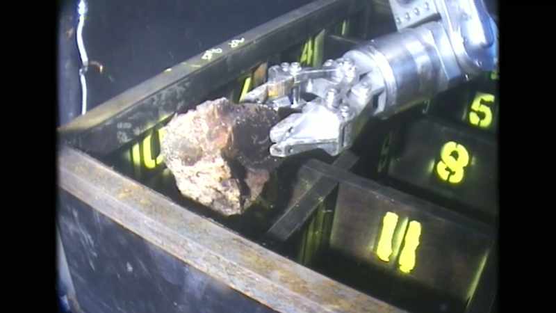 Merda! Non si può uscire. Il boccaporto è bloccato