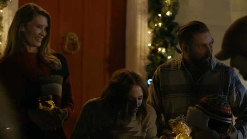 Merry Christmas. - Oh, thank you so much!