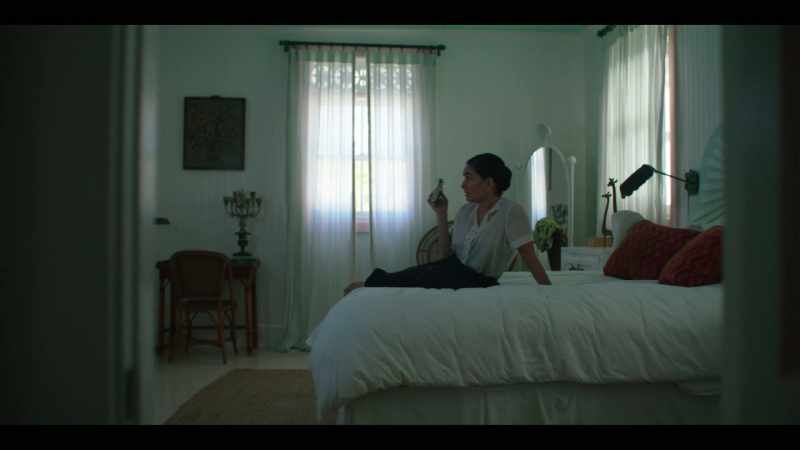 [Mexican drama over TV]