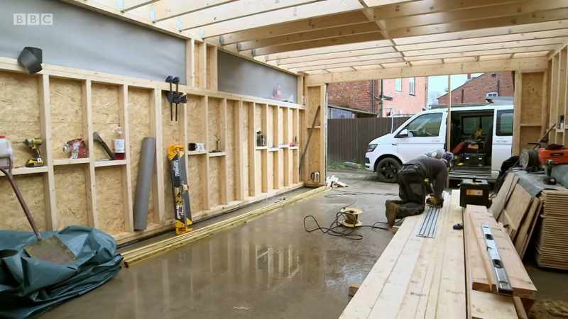 Mike and Lisa's build is now well under way