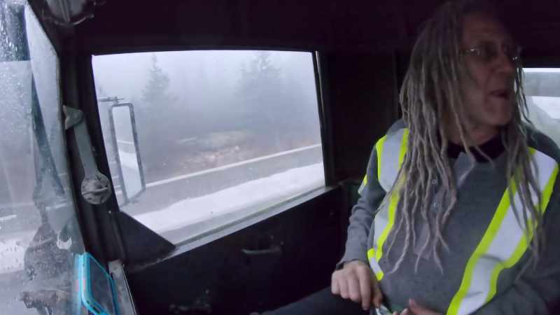 [Mike] Watch. She's getting really foggy now, Ave