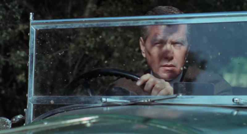 Mind giving me a lift to town?