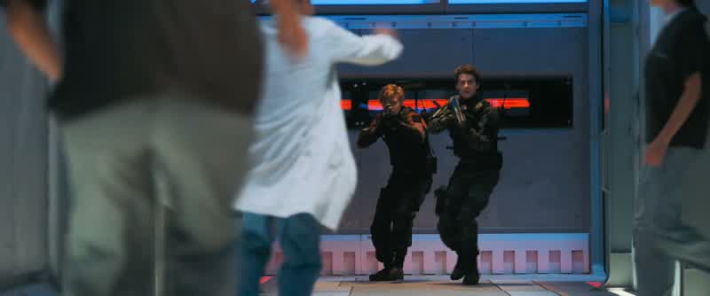 Minho? Minho! - Oh, shit! - Freeze! Minho!