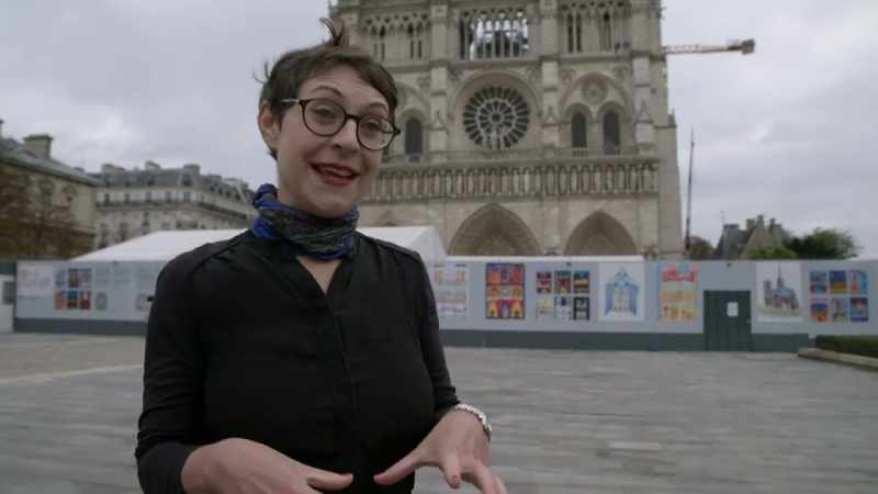 Minogue: So we're on the île de la cité