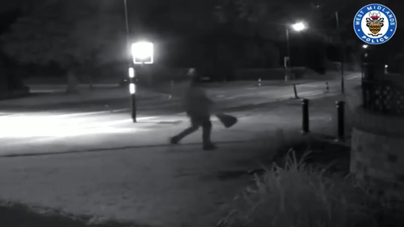 Minutes later, close observation showed he was traveling light