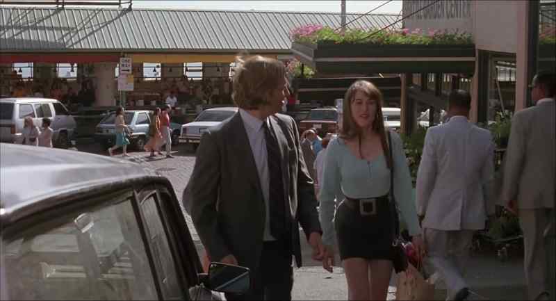 Miss, can you tell me how to get to the post office?