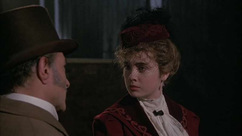 Miss Leslie Giles