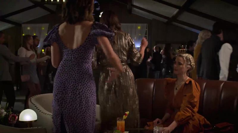 Mm. Come on, let's go dance