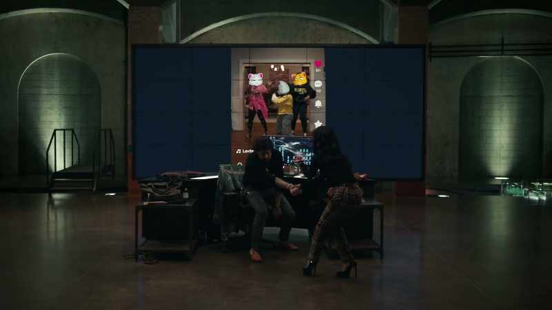 Mm-hm. Come on, dance with me, Harry. Come on