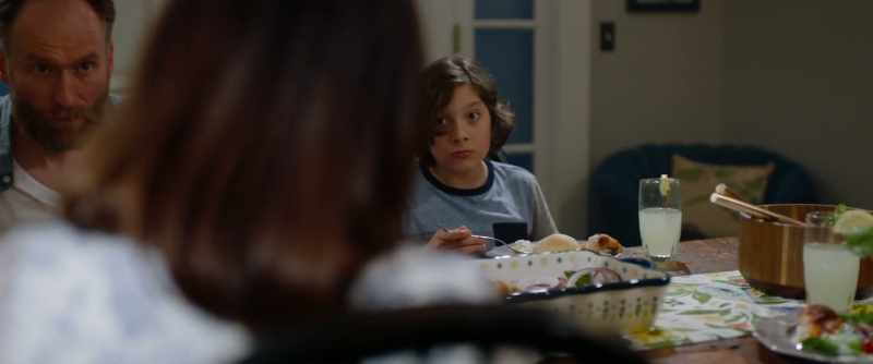 Mm, mm, mm. - Xander, can you put your phone down?
