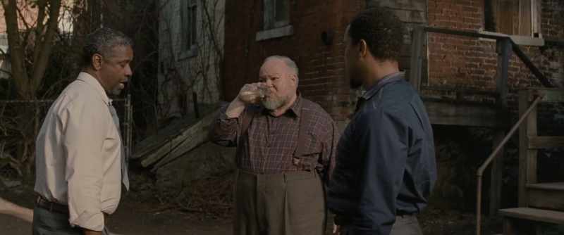 Mmm, my daddy ain't had no walking blues. What you talking about?