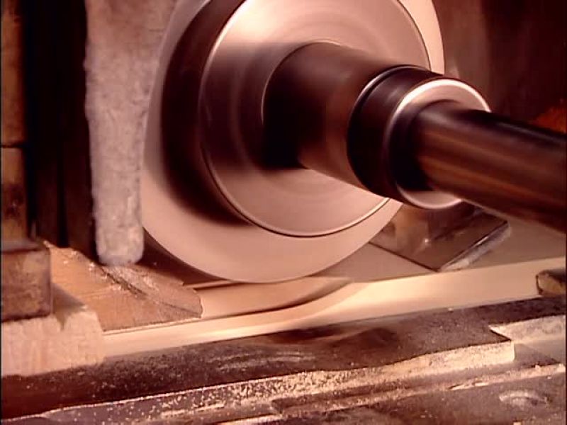 MOLDINGS MADE OF FINGER-JOINTED PINE