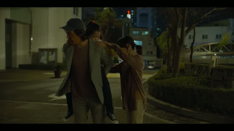 Mom… -Ga-yeong, get down.-Ah, jeez