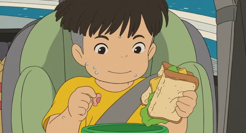 Mom, ponyo really likes to eat ham
