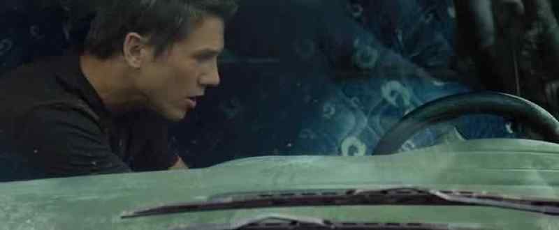 Mom, the car!