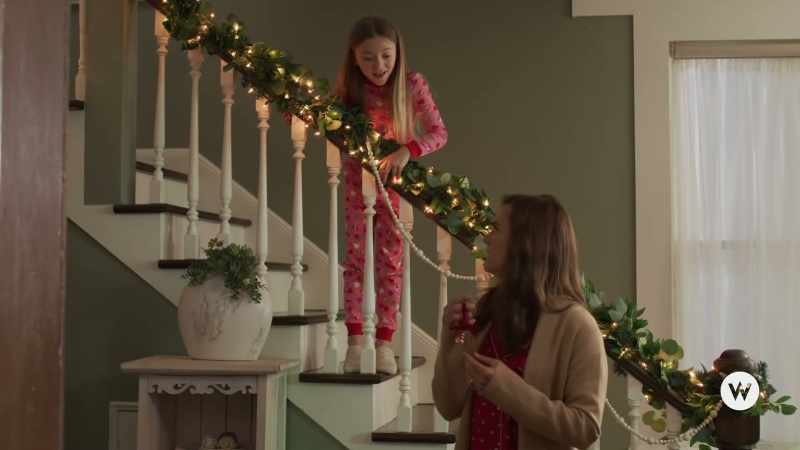 Mommy! The ornament!