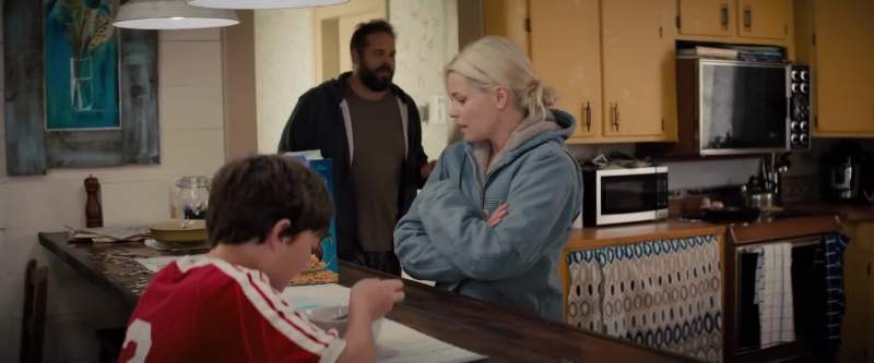 Morning babyUmSNIFFSThere's something that we need to discuss with youand it's probably gonna be hard to hearLast night your Uncle NoahSIGHSHe died last nightOkayBrandon do you understandYour Uncle